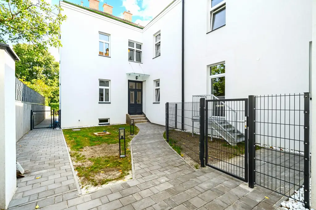 "Zum Verlieben – stilvolle Maisonette mit kleinem Garten & Terrasse!"