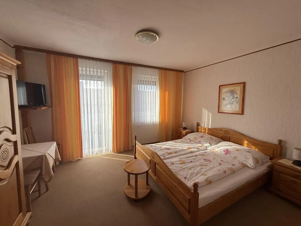 Zwischen Weinreben und Wellen-  Ein Haus mit Geschichte