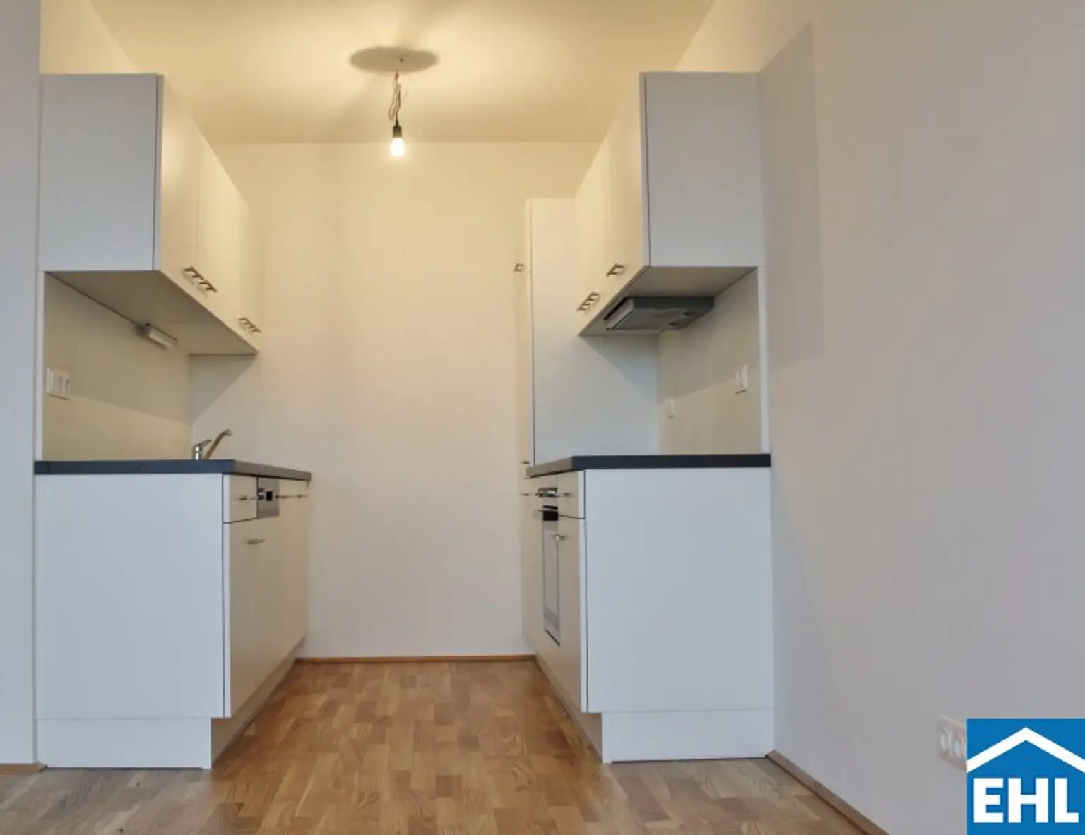 Schöne 2 Zimmer Wohnung mit Balkon in zentraler Lage