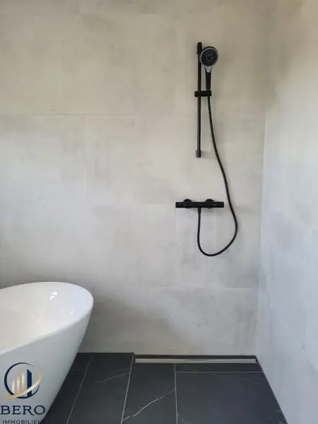 4 Zimmer-Penthouse mit 5 großen Terrassen in familienfreundlicher & naturnaher Umgebung