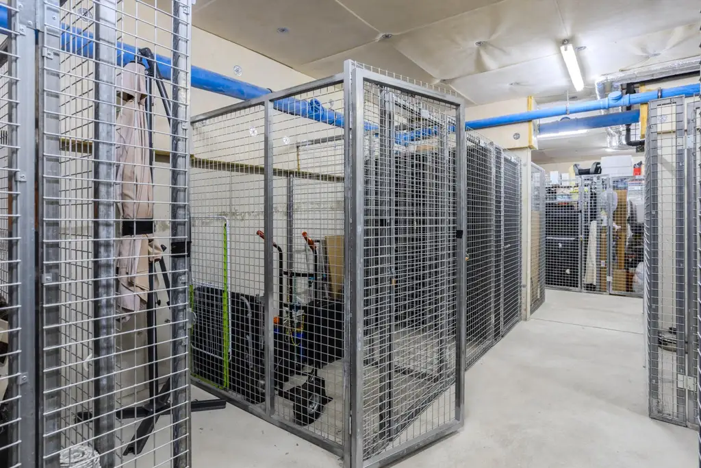 "Helles Dachgeschoss, Garage, Klima nähe U1"