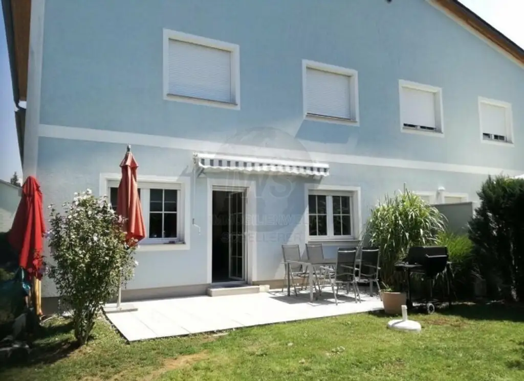 Sonniges Reihenhaus mit Garten!