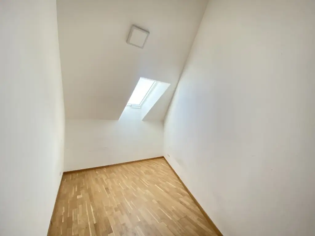 Großzügige Dachgeschosswohnung am Rennweg - Klimatisiert - 2 Terrassen