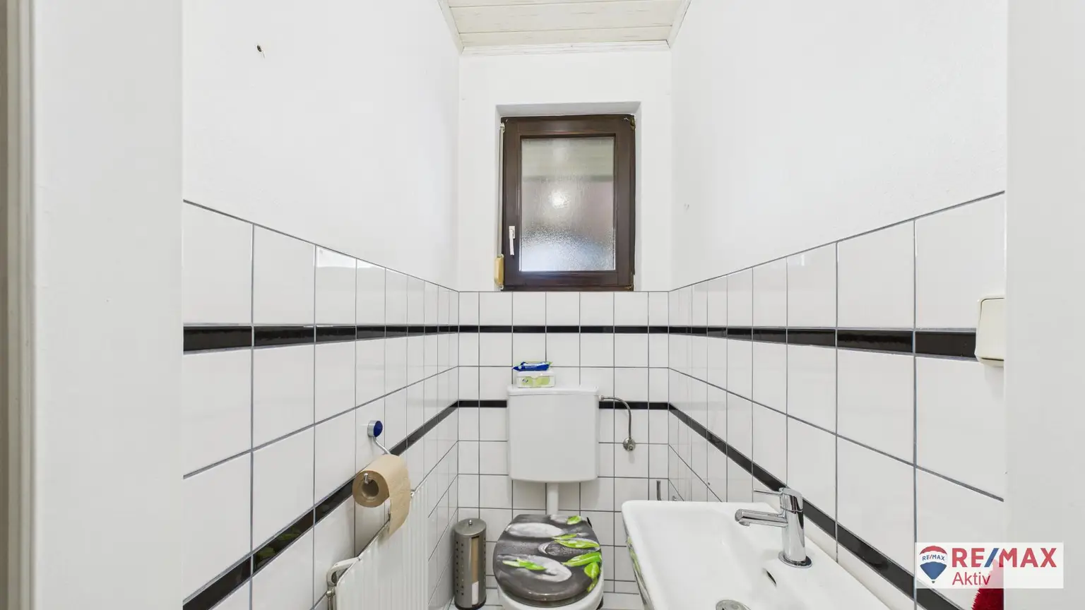 Familienidylle pur – Gepflegte Doppelhaushälfte mit Garten, Terrasse & Carport