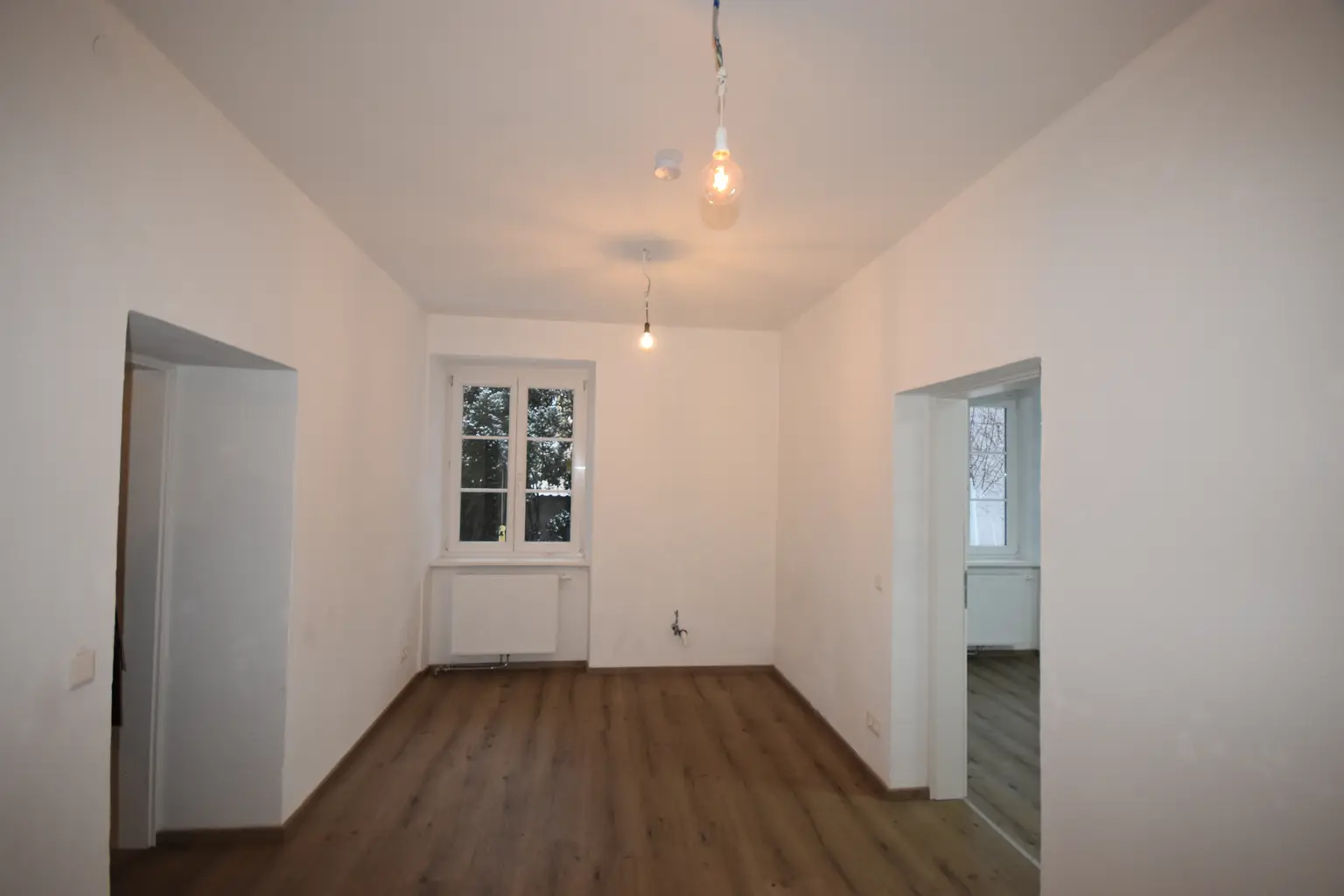 "ITZLING - Modernisierte GESCHÄFTSFLÄCHE oder BÜRO in Jahrhundertwendehaus"