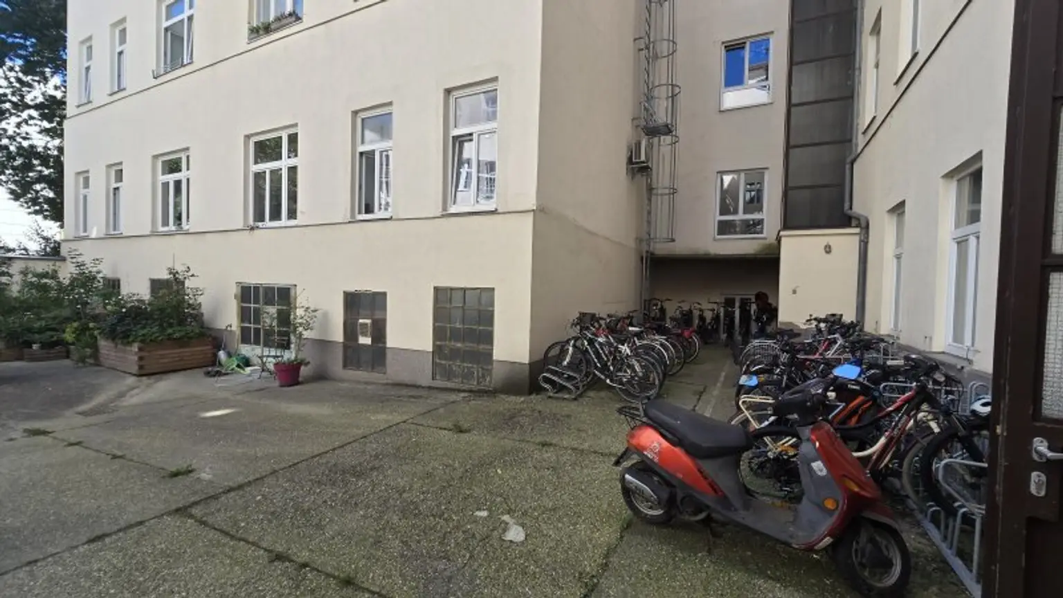 Unsaniert, ein Zimmer- Wohnung, Messe Prater U2