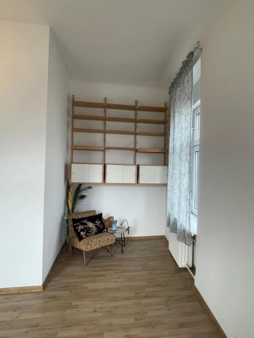 Wohnung mit Balkon und Abstellplatz, an der Hauptstrasse, 2 Zimmer + Küche