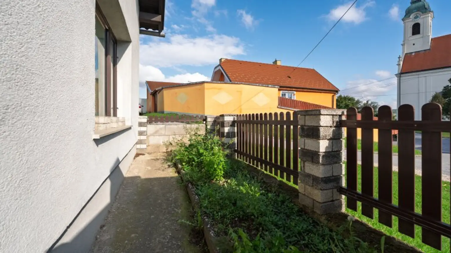 Charmantes Zuhause in Groß-Schweinbarth - viel Potential!