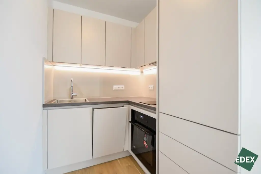 Erstbezug nach Sanierung: Schöne 2-Zimmer-Wohnung mit Top-Anbindung