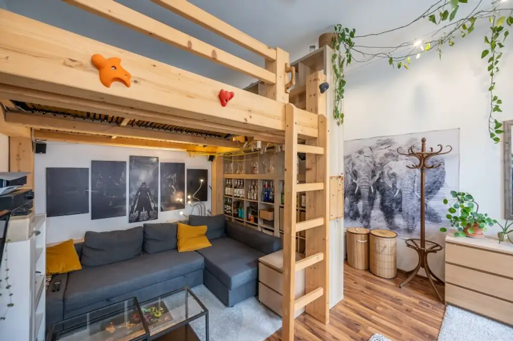 ++NEU++ perfekt geschnittene 2-Zimmer Altbauwohnung, wunderschöner Stilaltbau!