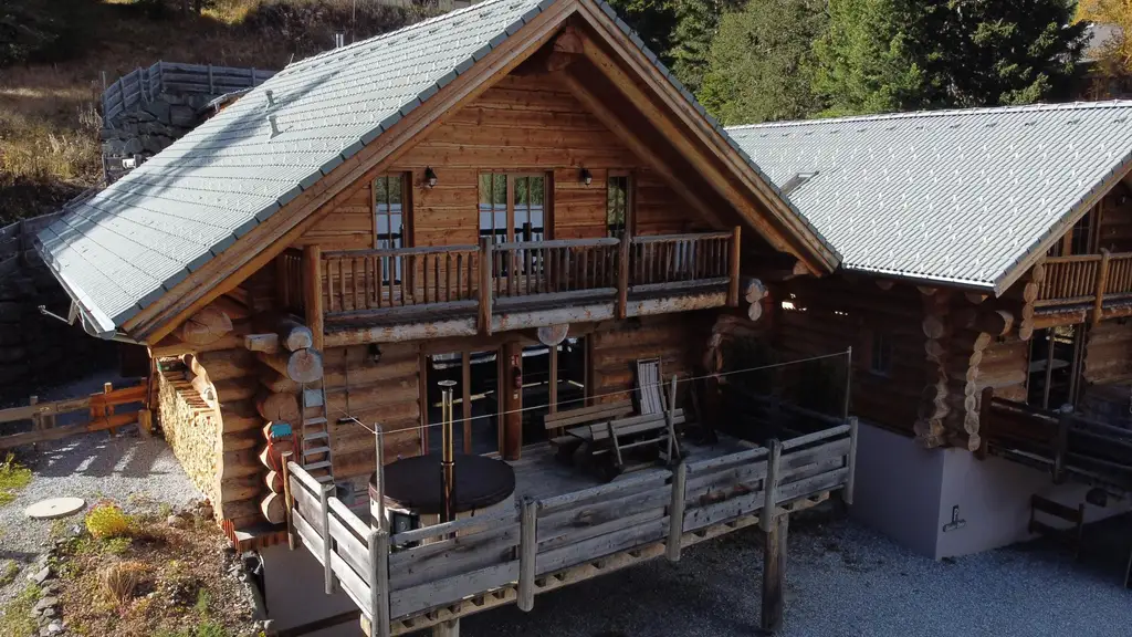 GOLDEN EAGLE - ein außergewöhnliches & exklusives Rundholzchalet