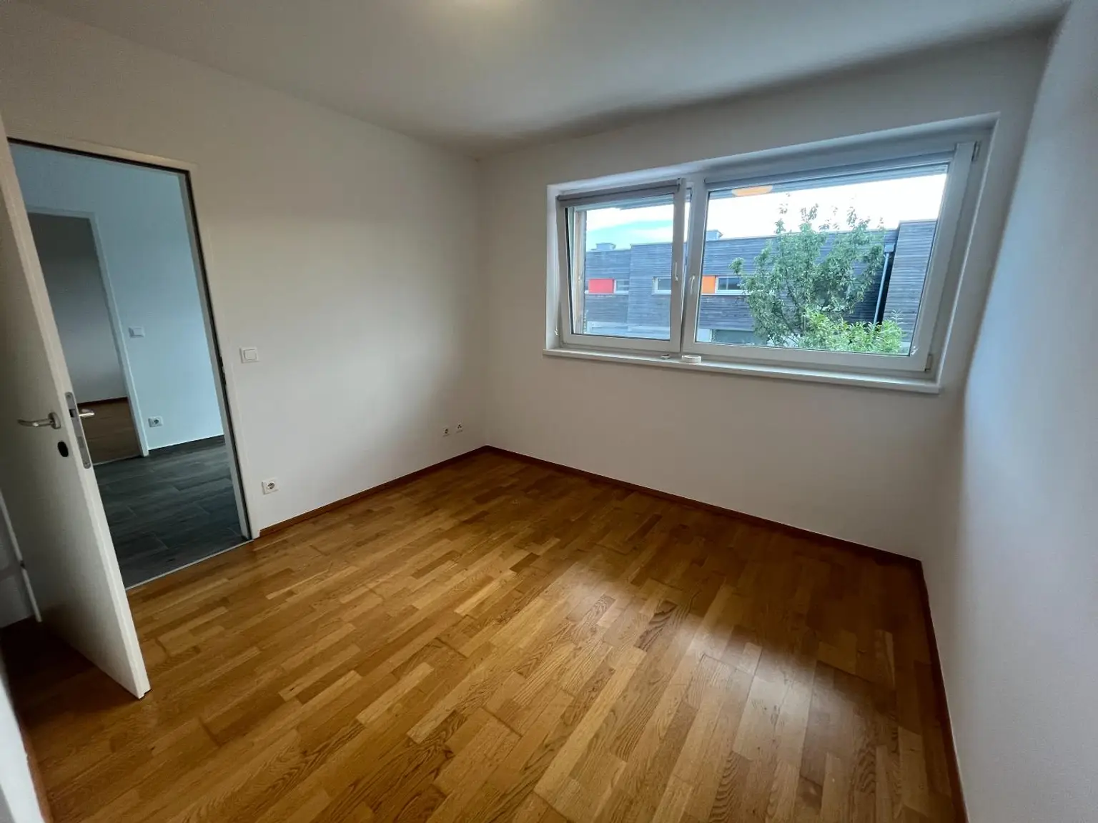 Modernisiertes wunderschönes Reihenhaus mit überdachter Terrasse und Garten