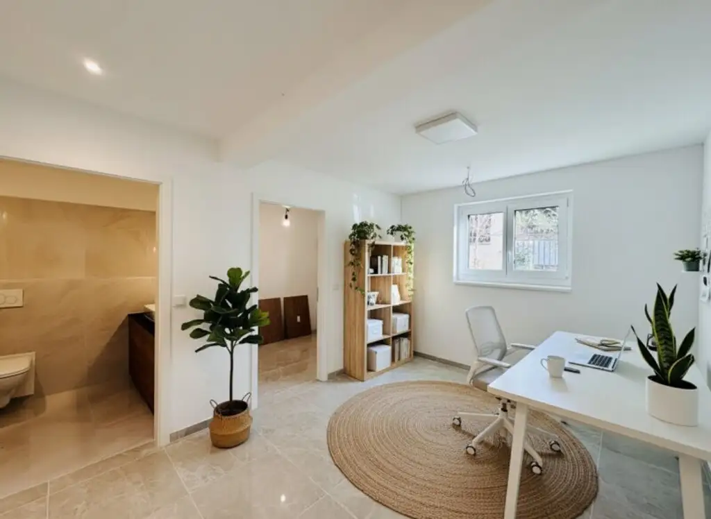 3 Wohnebenen - Kleingartenhaus mit Terrasse und Pool