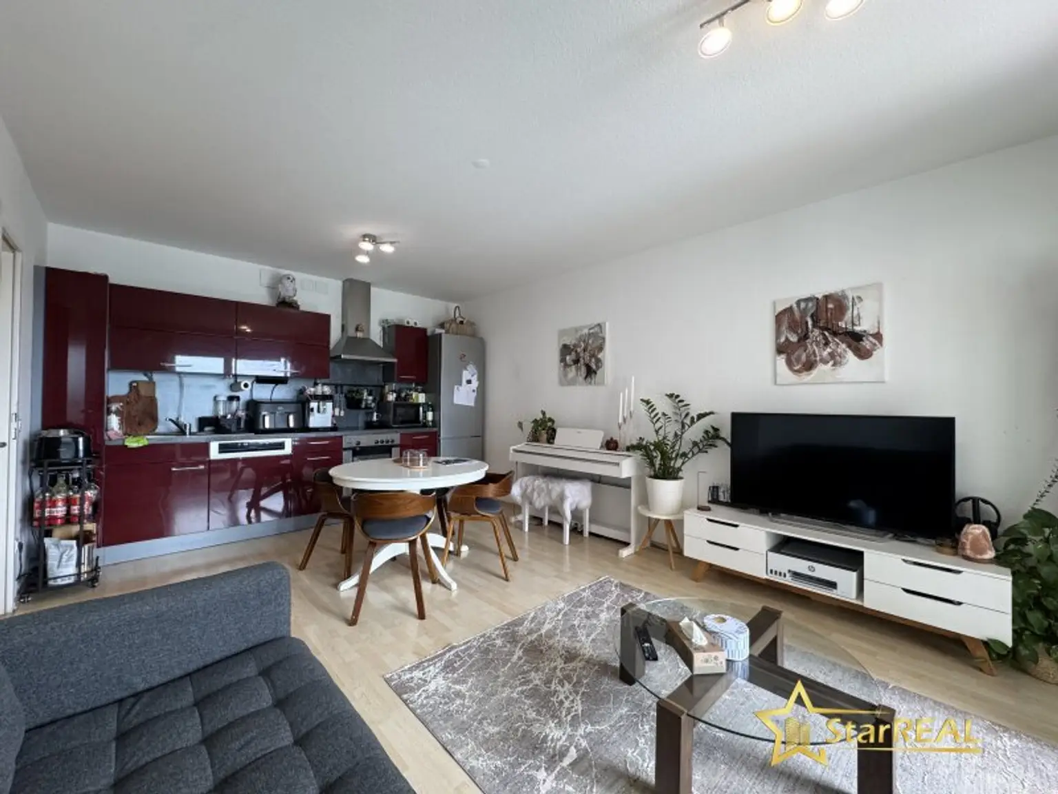 20. STOCK! TOP-WOHNUNG IM DELUGAN MEISSL TOWER. GARAGENPLATZ VORHANDEN. Sauna und Fitnessraum im Haus.