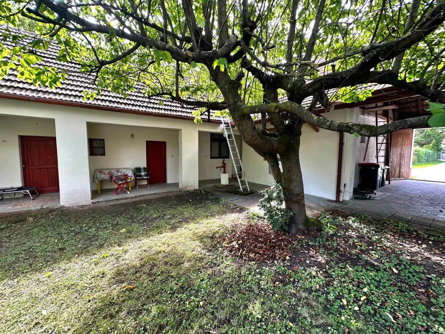 Idyllisches verträumtes Landhaus im Weinviertel mit eigenem Ferienappartemen!