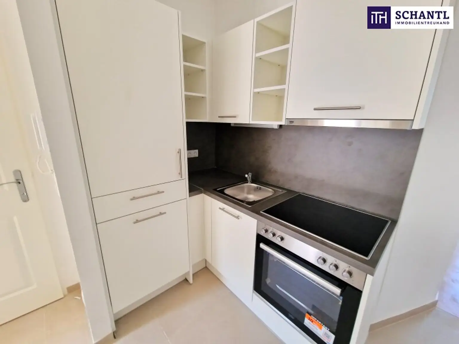 Lichtdurchflutete Räume, edler Fischgrätparkett und moderne Ausstattung - neu sanierte 2-Zimmer Wohnung + Traumhaftes Altbauhaus + 3.Liftstock + Beste Infrastruktur! Jetzt zugreifen!