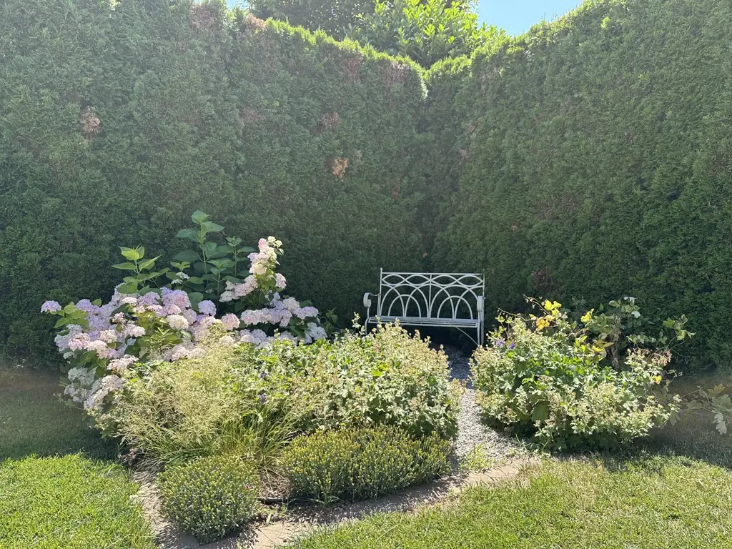 "Gepflegtes Einfamilienhaus mit Garten-Oase"