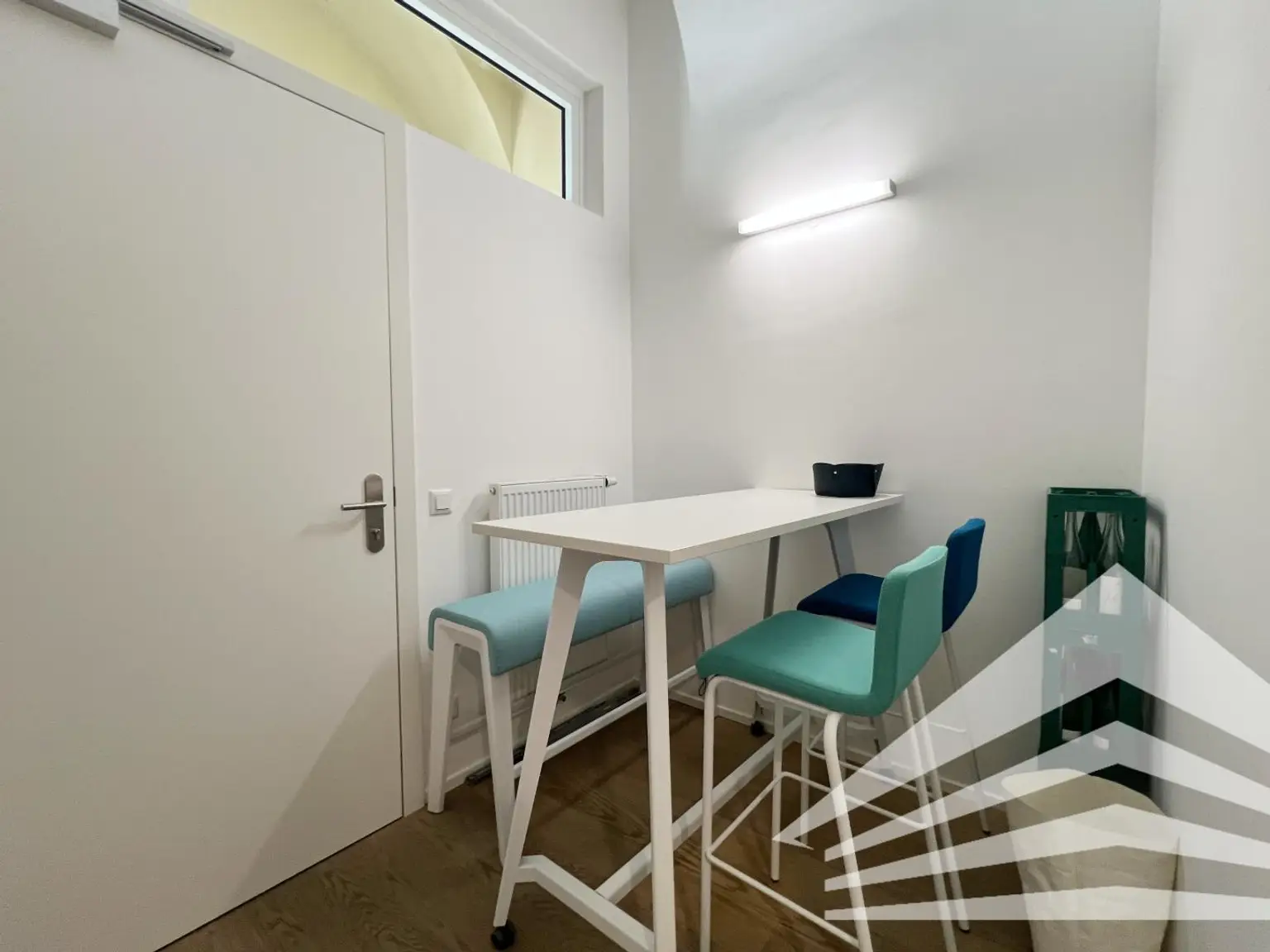Mitarbeiter Ecke in Teeküche
