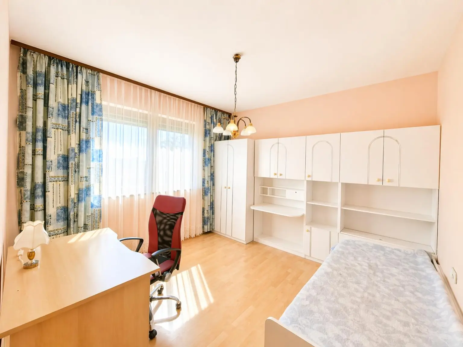 2. Schlafzimmer Hauptgebäude