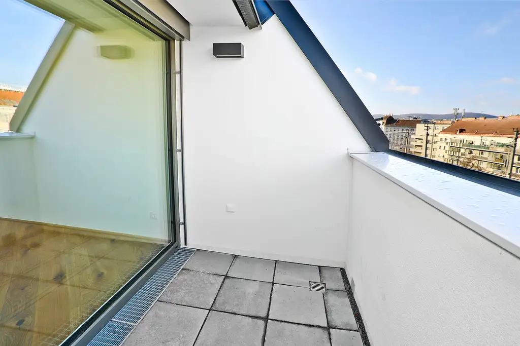 Herbstaktion: Exklusiver DG-Luxus – 2-Zimmer-Wohnung mit Außenfläche & Fernblick nahe Alszeile