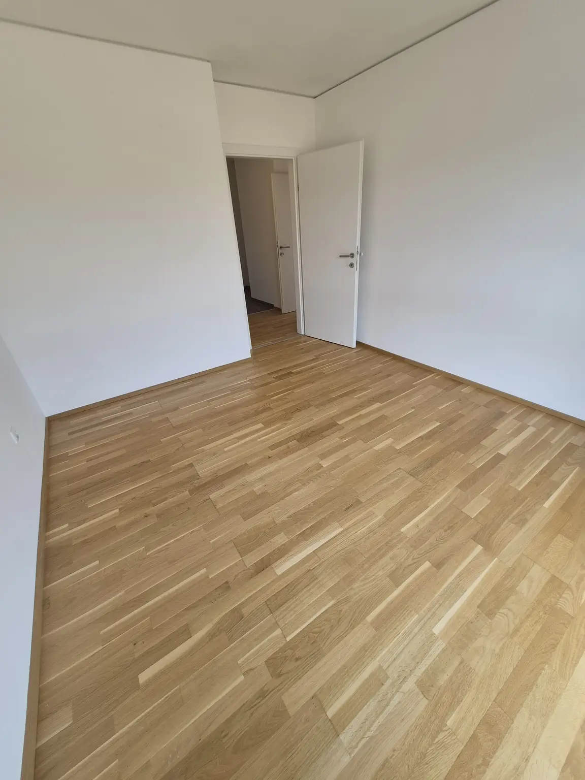 Neubau: Südostseitige ca. 76 m² 3-Zimmer-Wohnung mit Balkon