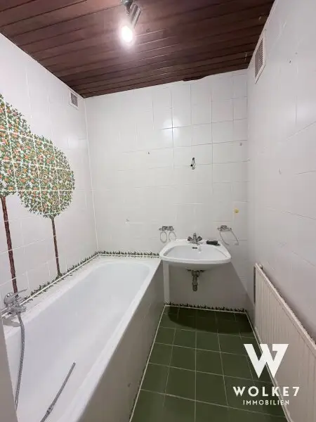 Großzügige 4,5-Zimmerwohnung mit separater Küche und Balkon in den Innenhof! | Beste Lage in 1140 Wien