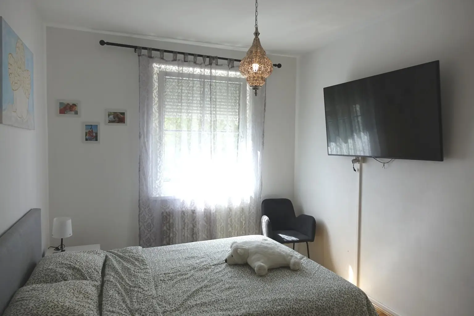 eines der 2 Zimmer