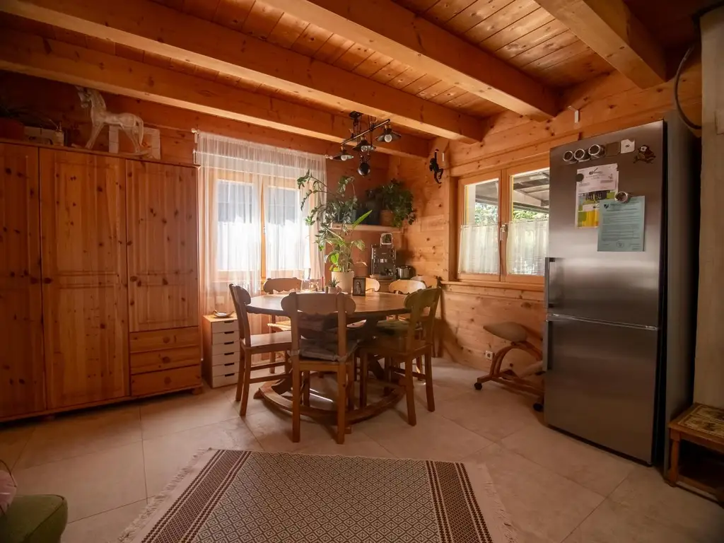 Schönes Holzhaus in absolut ruhiger Waldrandlage