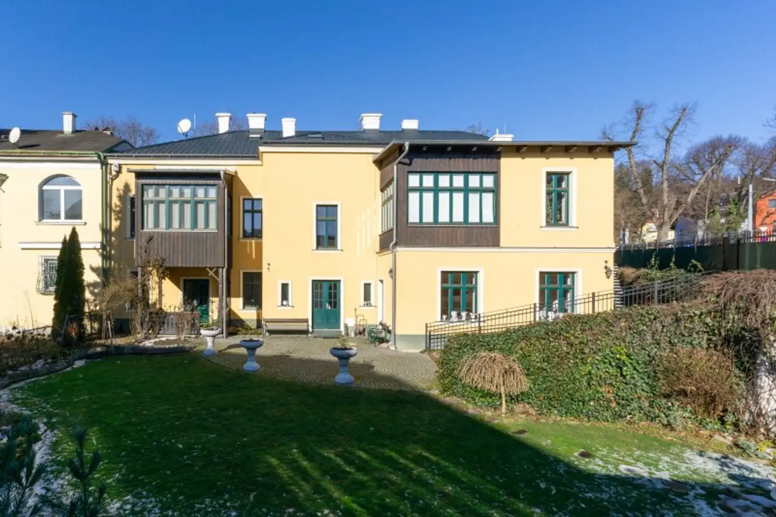 Villenansicht gartenseitig