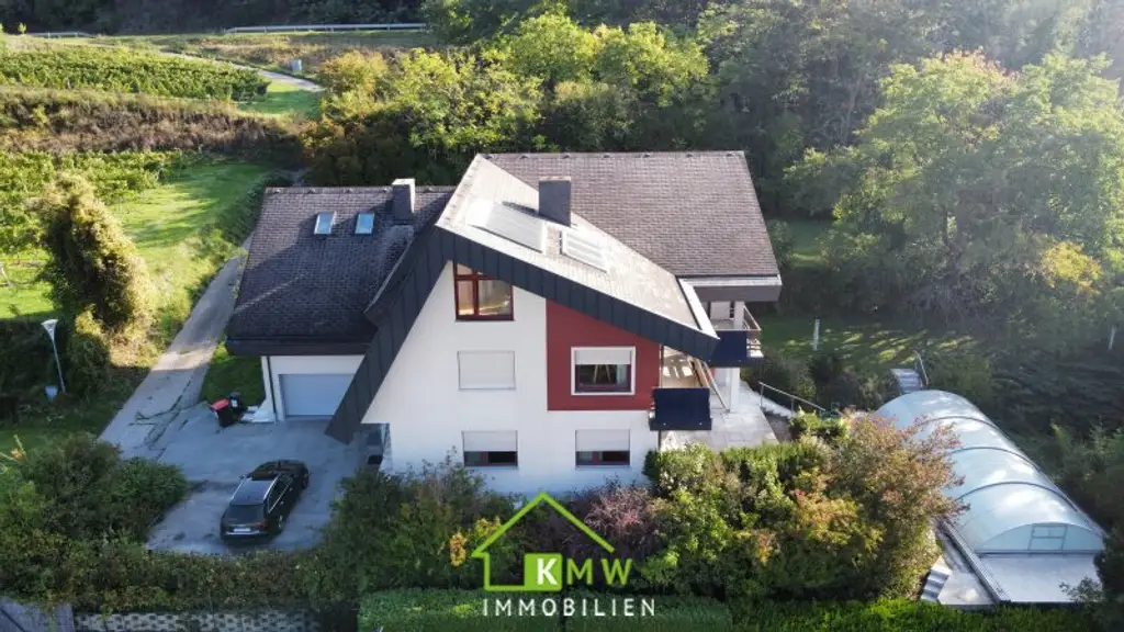 TOP AUSSICHTSLAGE - großzügige Liegenschaft mit großem Garten und Pool