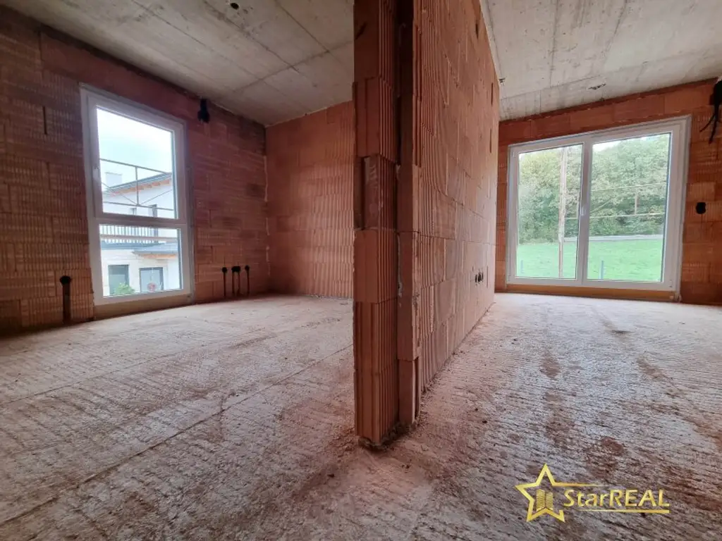 LETZTES HAUS VERFÜGBAR! IDEAL FÜR FAMILIEN! 5-ZIMMER-ZIEGELHAUS MIT UNVERBAUBAREN AUSBLICK. MIT KELLER, BALKON, TERRASSE, CARPORT UND GROSSEM GARTEN.