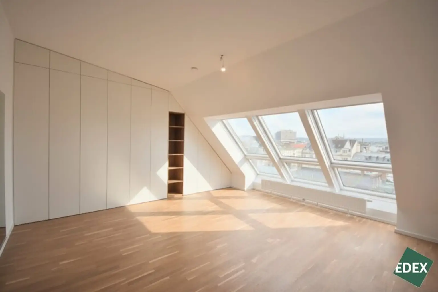 Klimatisierte 4-Zimmer-Wohnung mit Terrasse nahe der Wiener Innenstadt (optional mit PKW-Stellplatz)