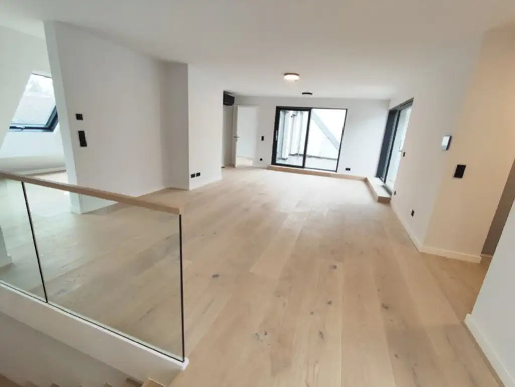 Krongasse! Erstbezug Penthouse mit 3 Terrassen und privatem Liftzugang auf frisch saniertem Altbau! Top17