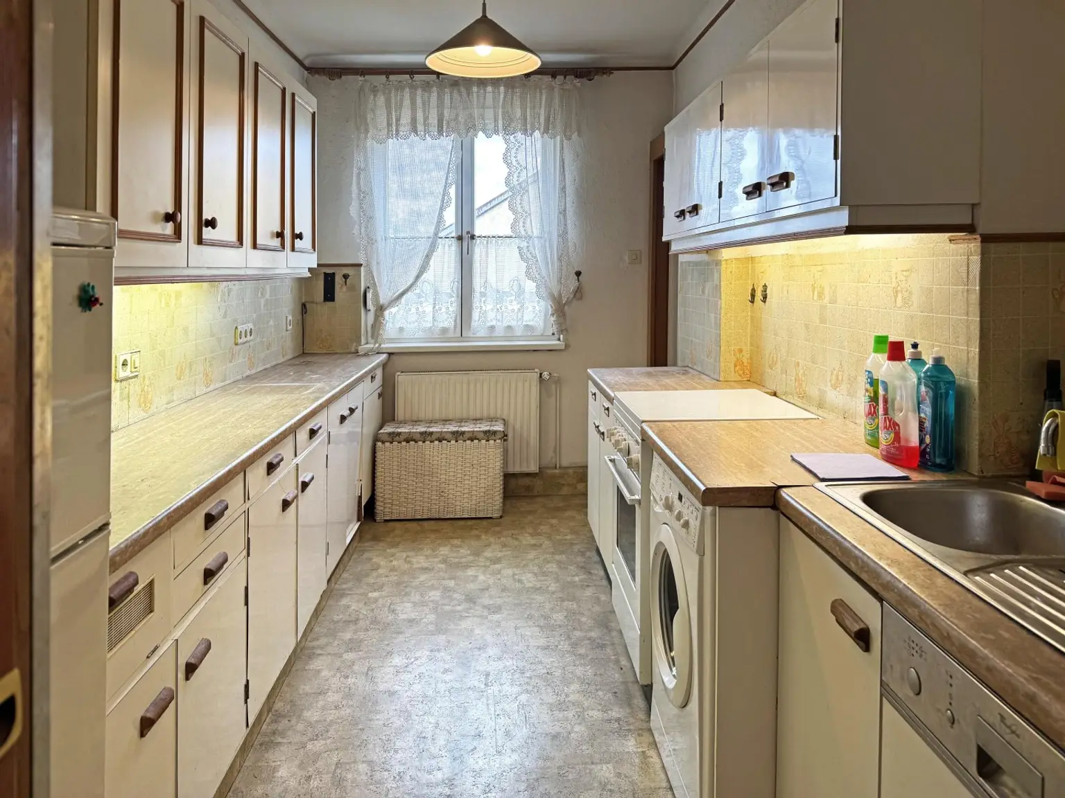 "Coole 2 oder praktische 3 Zimmer Wohnung, Renovierungsbedarf!"