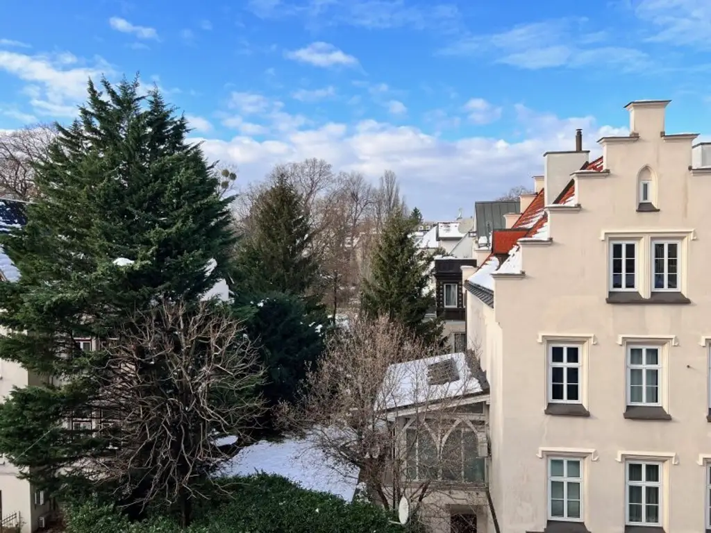 Erstbezug  - toller Grundriss!! Sehr schöne 3 Zimmer Altbauwohnung mit Balkon (Top 18)