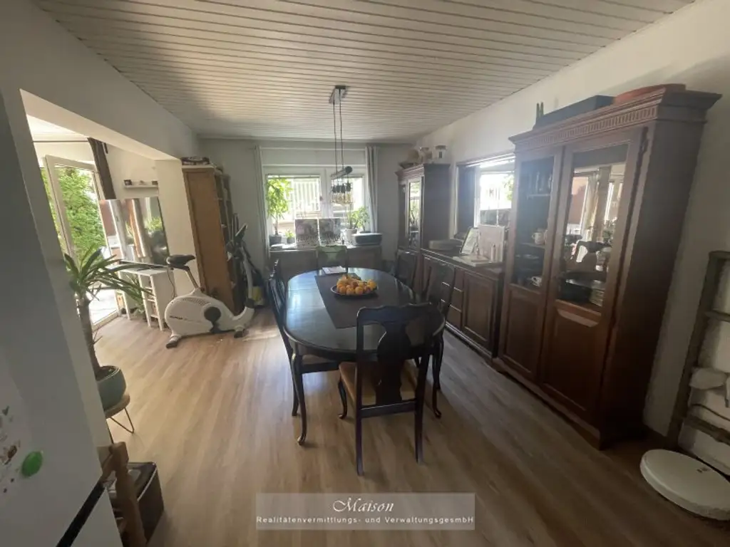 CHARMANTES ECKREIHENHAUS IN KLOSTERNEUBURG - 6 ZIMMER - GRÜNRUHELAGE - TERRASSEN - EIN ORT ZUM WOHLFÜHLEN !