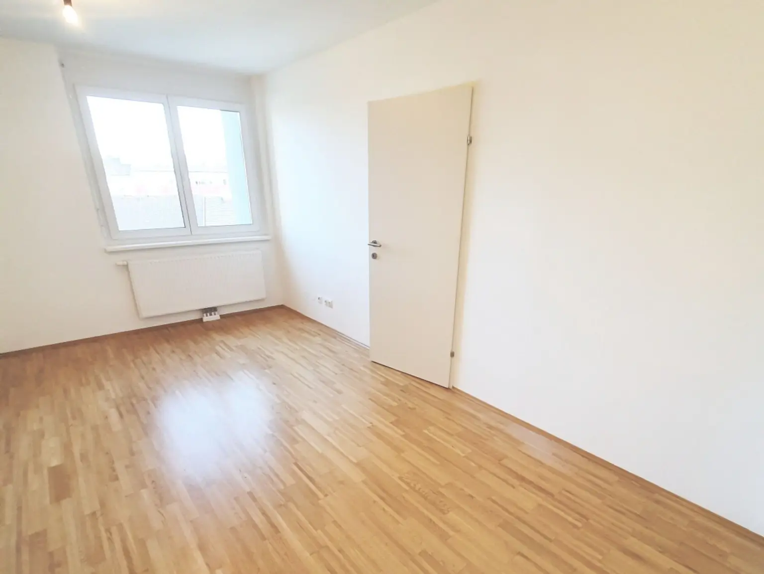 Weitblick über den Dächern Wiens - 2-Zimmer-Wohnung mit Balkon und Innenhofausrichtung
