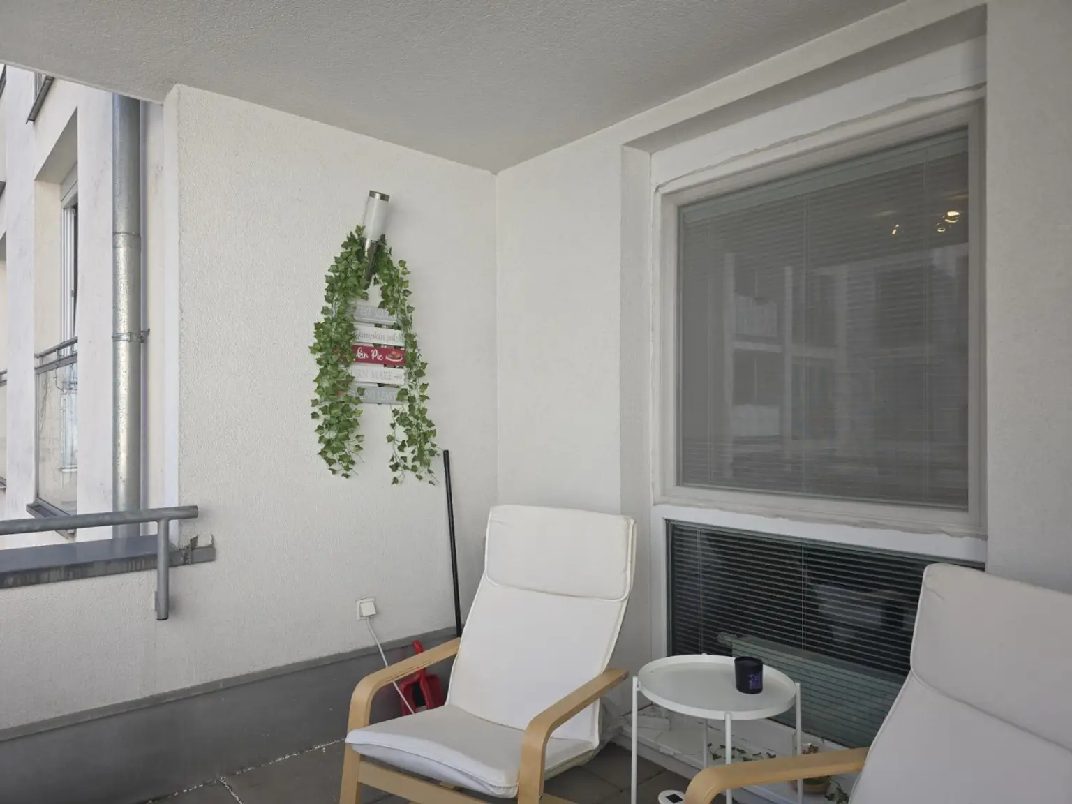 01 MTW 1090 Loggia