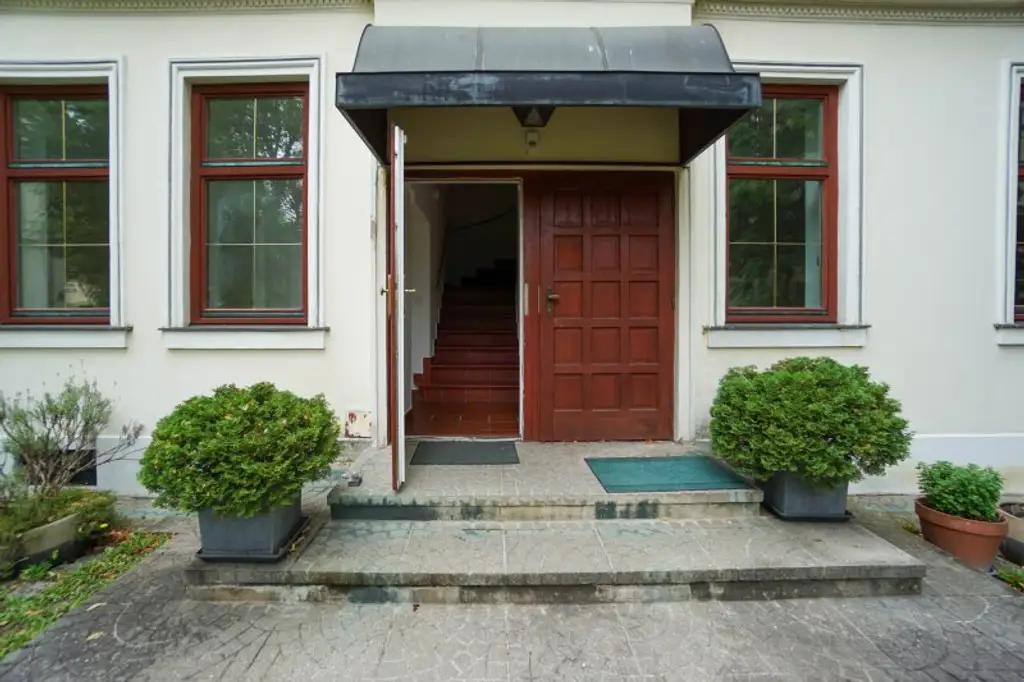 Ruhige Maisonettewohnung mit Hauscharakter in stilvollem Altbau in Hietzing, Nähe U4