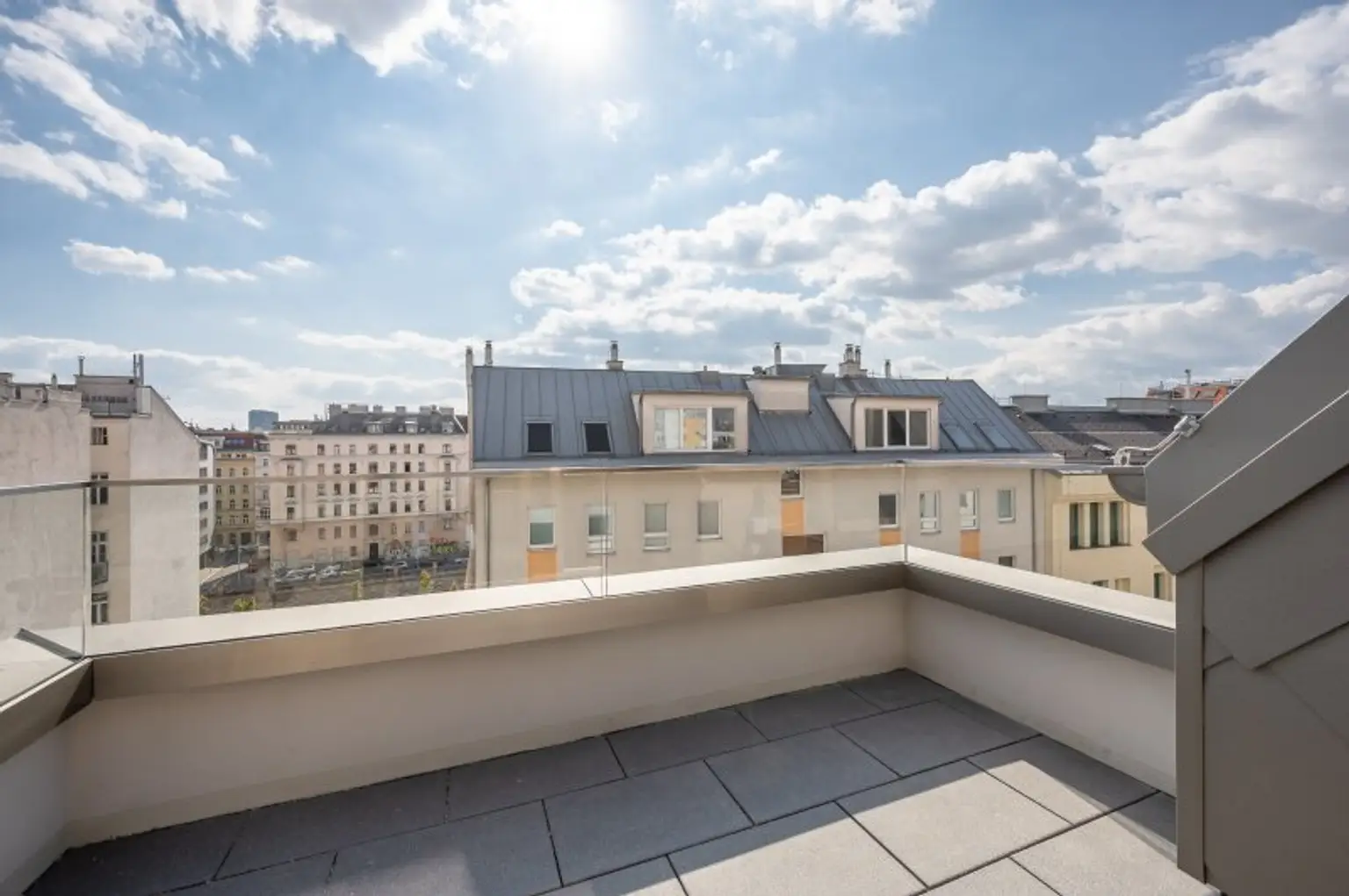 ++MOLLARD 50++ Outstanding 3-room apartment in a prime central location (1/28)