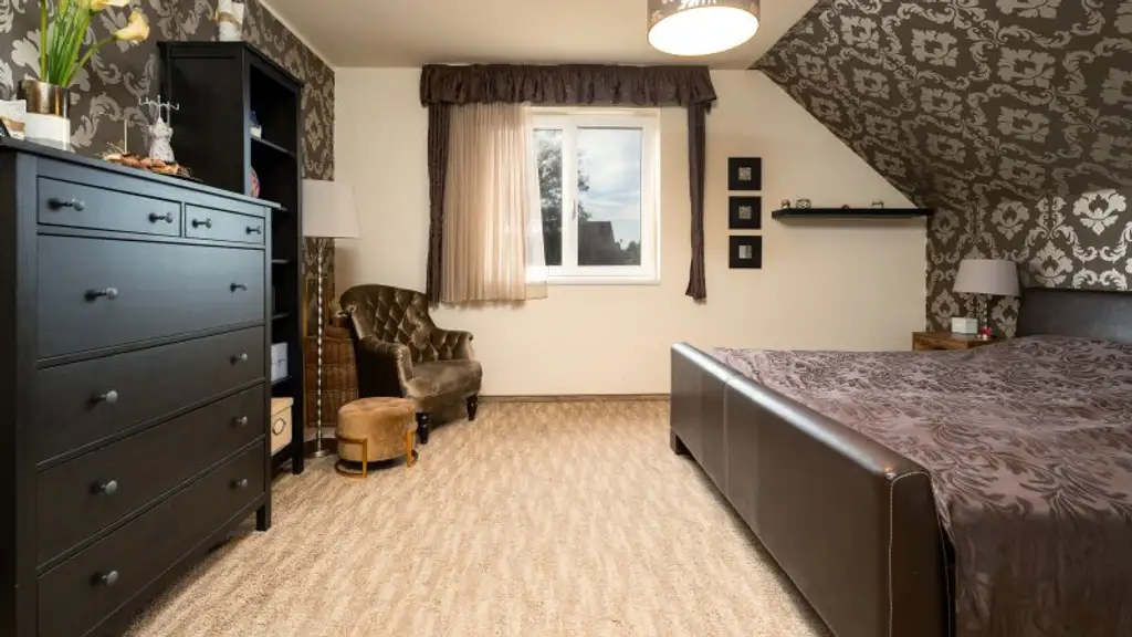 ! "take your bags and move in" ! 4,5 Zimmer, Terrasse, Garage & Pool! Grünruhelage!