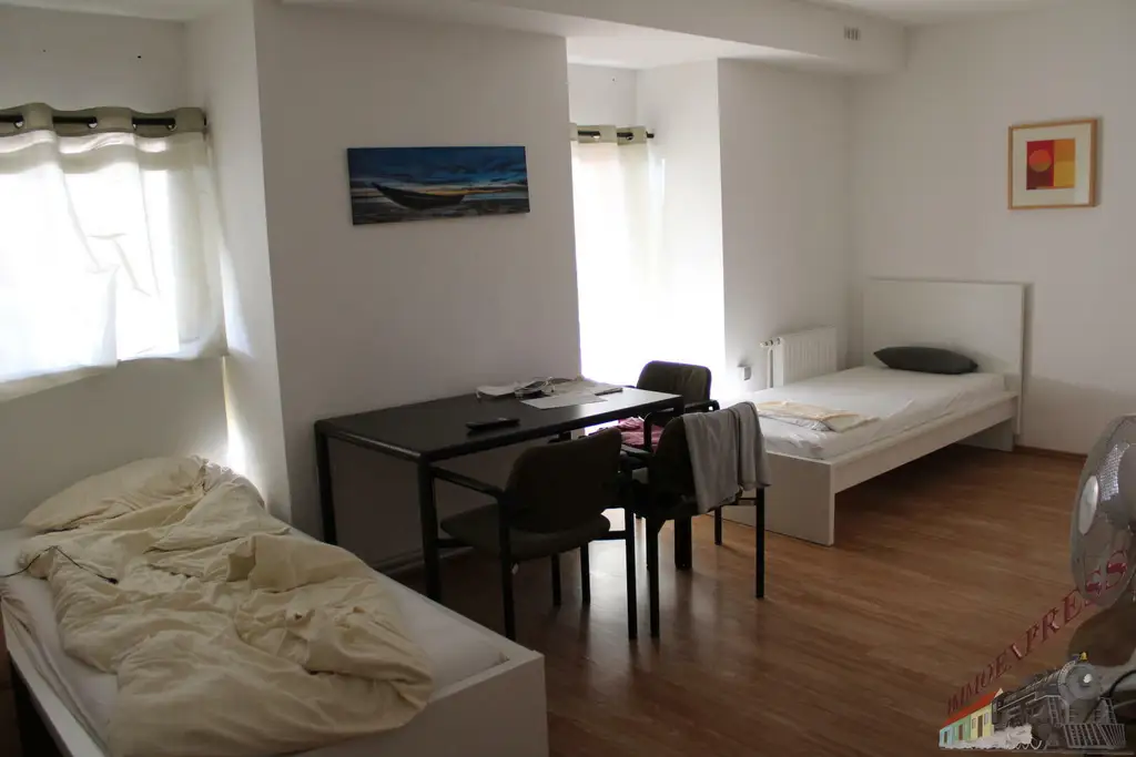 1 Zimmer Mietwohnungen mit 1 Bett  in Fischamend 420,-- Euro monatliche Pauschale ab Jänner / Februar 2026 verfügbar