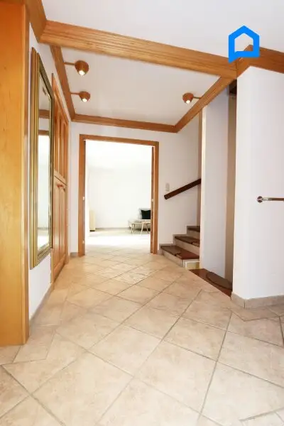 Sehr gepflegtes großzügiges Eckreihenhaus , Garten, Pergola, Terrasse, 4,5 Zimmer, plus Kellerräume, Garage