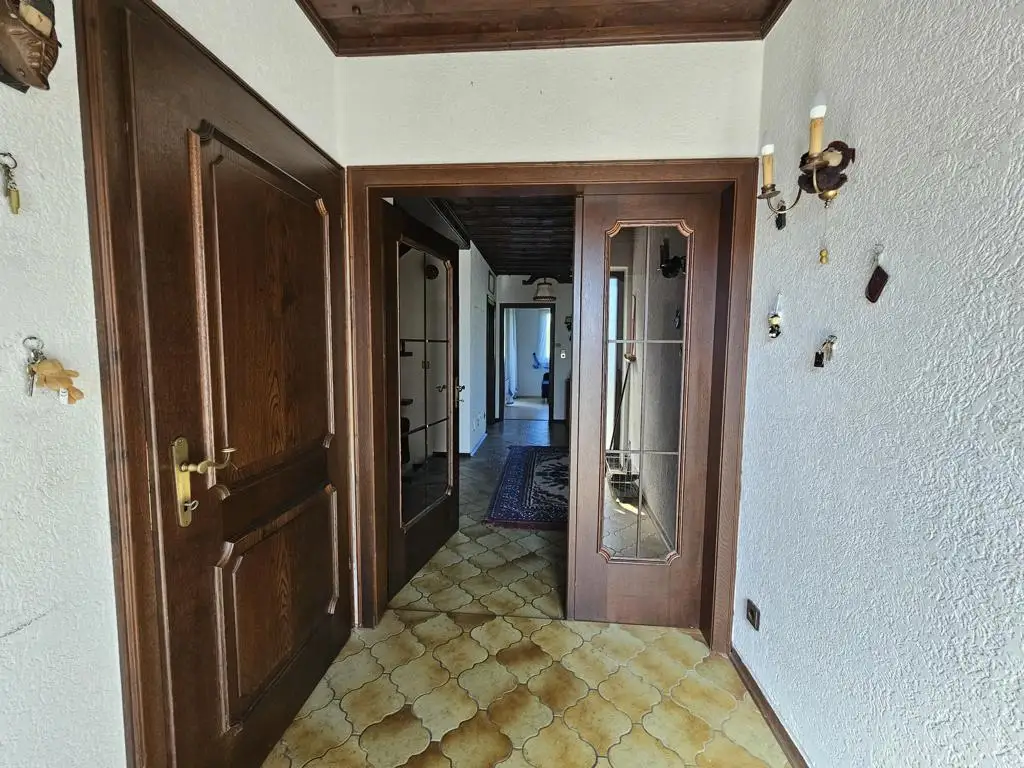Gediegenes Einfamilienhaus mit Gebirgsblick und Potenzial