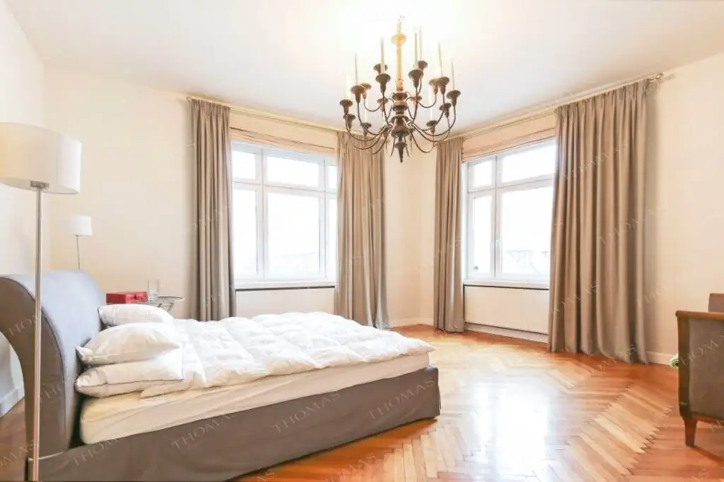 Elegant & zentral – Exklusiv möblierte Altbauwohnung im Servitenviertel
