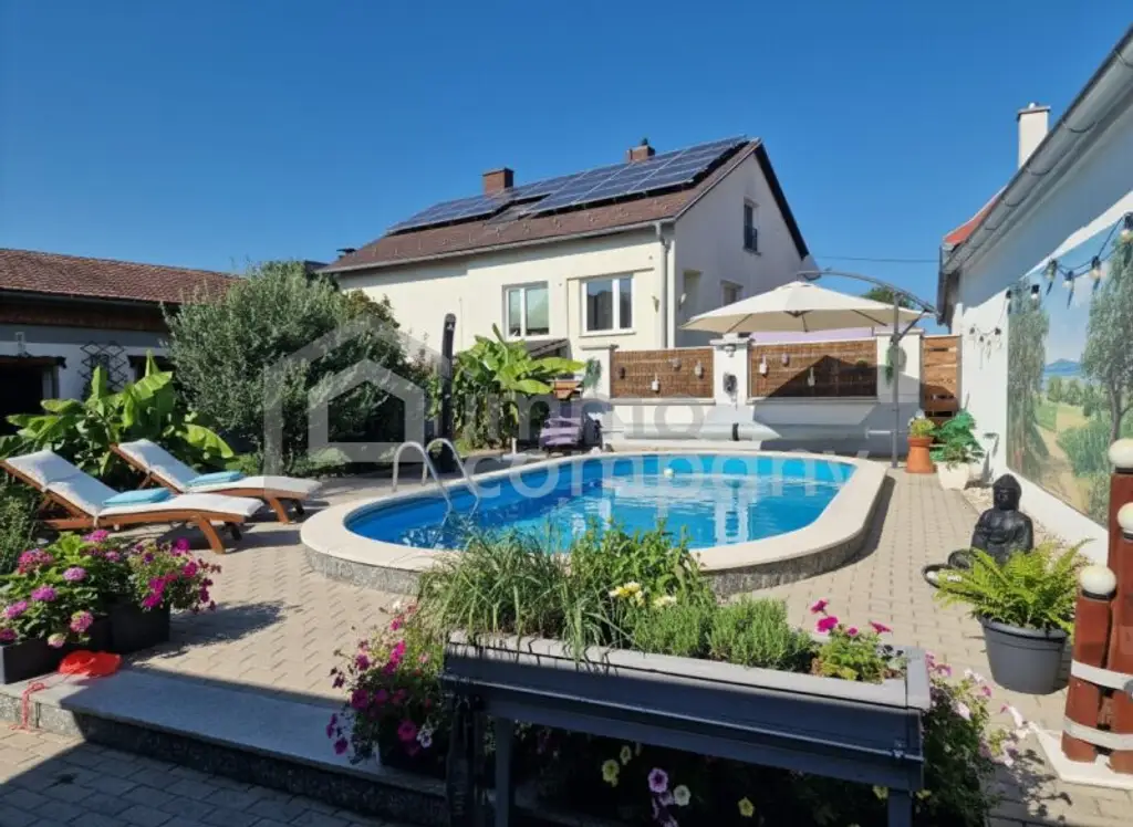 Pool mit Wärmepumpe + Photovoltaik + Top-Haus