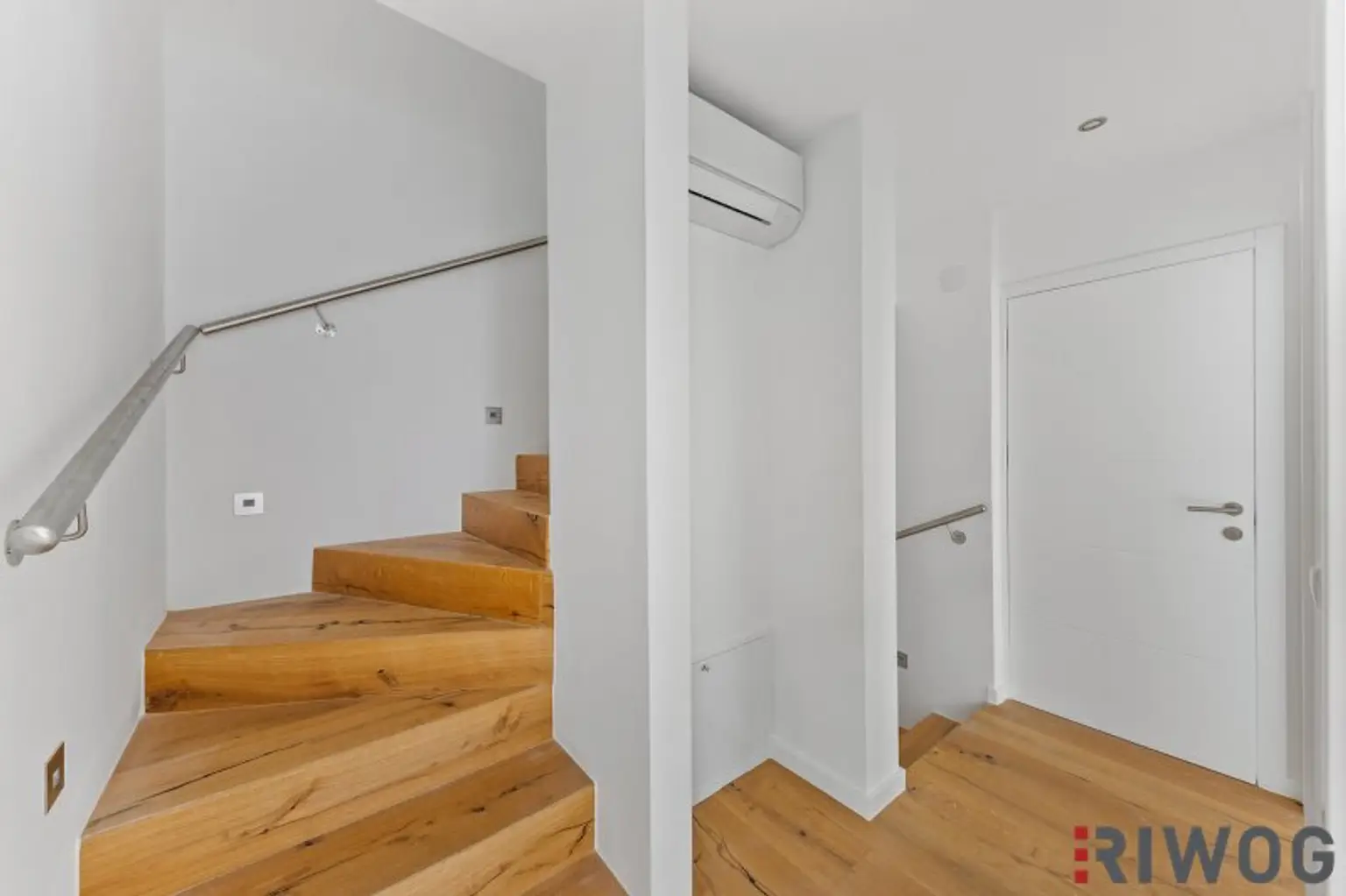 *Niedrigenergiehaus*EXKLUSIVE Ausstattung*ERSTBEZUG*inklusive 1 Stellplatz