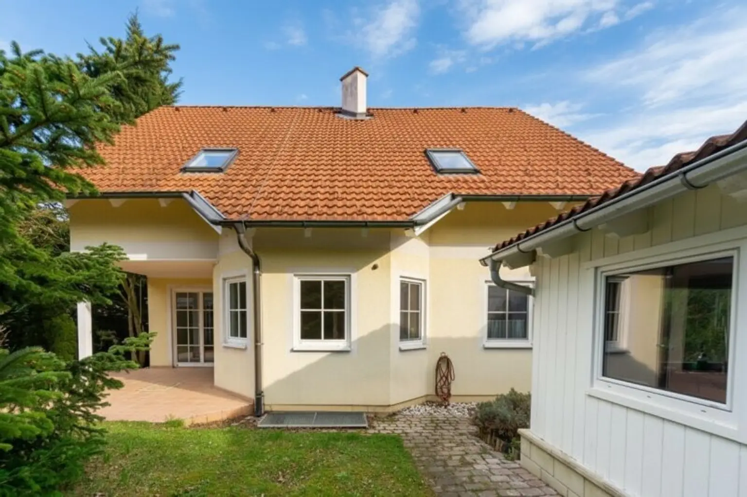 Hausansicht straßenseitig