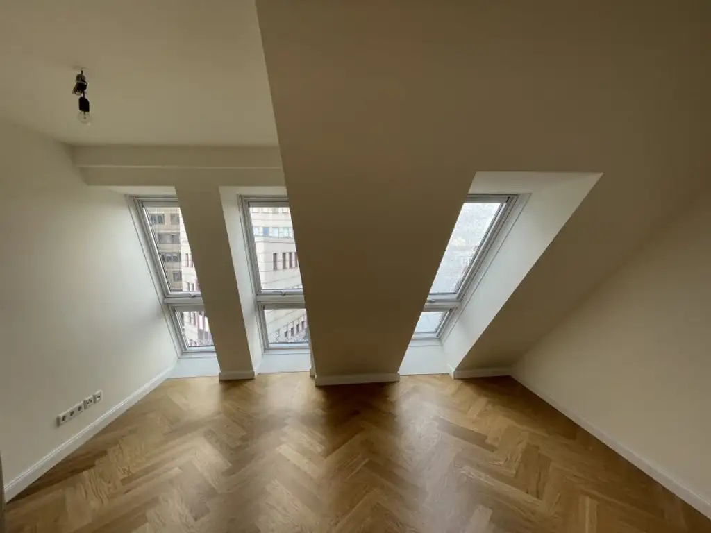 TOP-DACHTERRASSEN-WOHNUNG -- 3 ZIMMER -- FERNBLICK -- NÄHE URANIA!