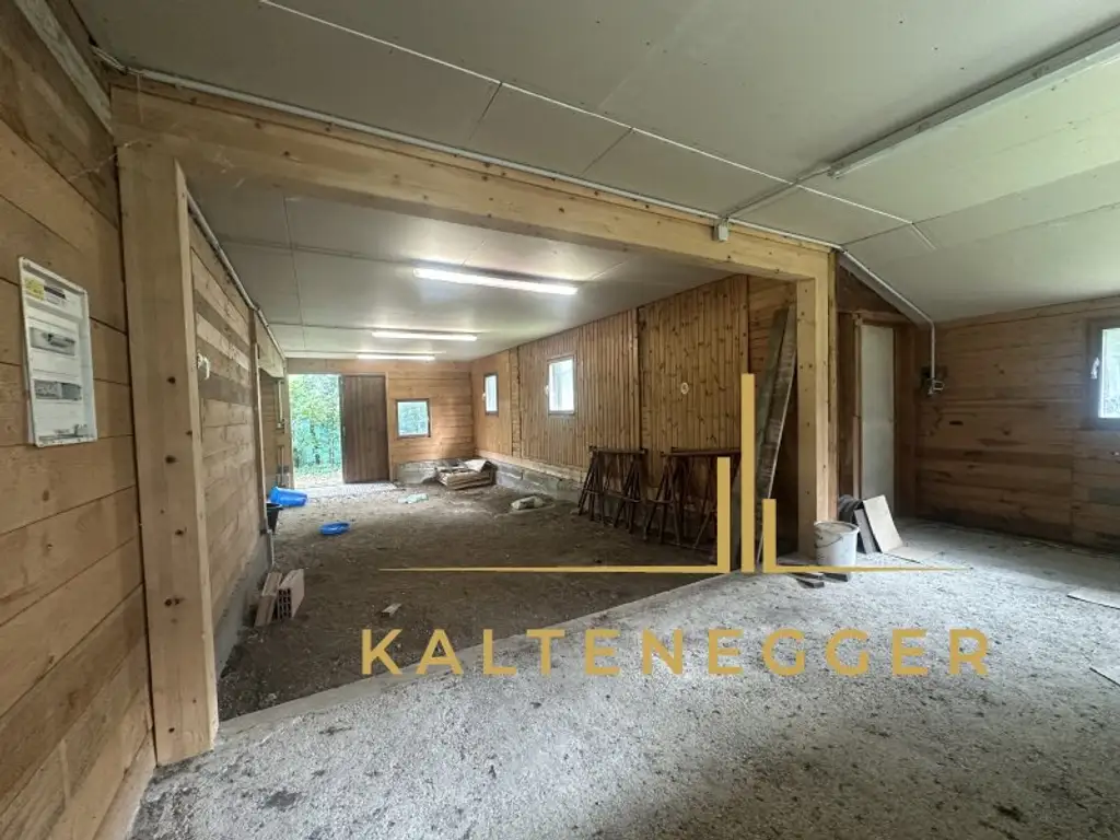 Einzigartiges Baugrundstück mit Holzhütte